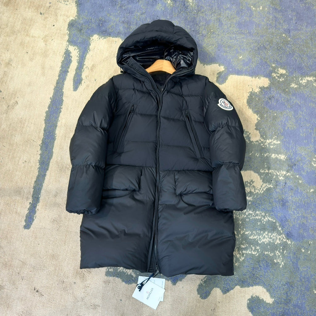 Moncler Bosona Long Hooded Puffer Coat with Oversized Logo Patch