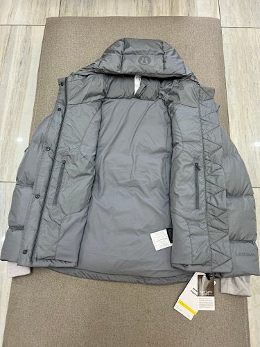 lululemon Wunder Puff Windproof Water-Repellent Jacket
