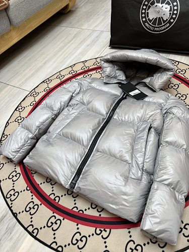 Canada Goose Crofton 2252 Hooded Down Puffer Jacket – Black/Silver