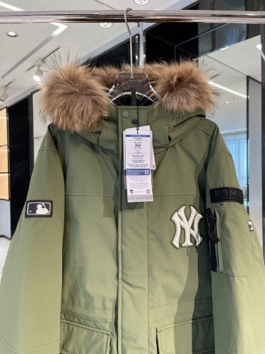 MLB Unisex Logo Hooded Down Jacket with Fur Collar