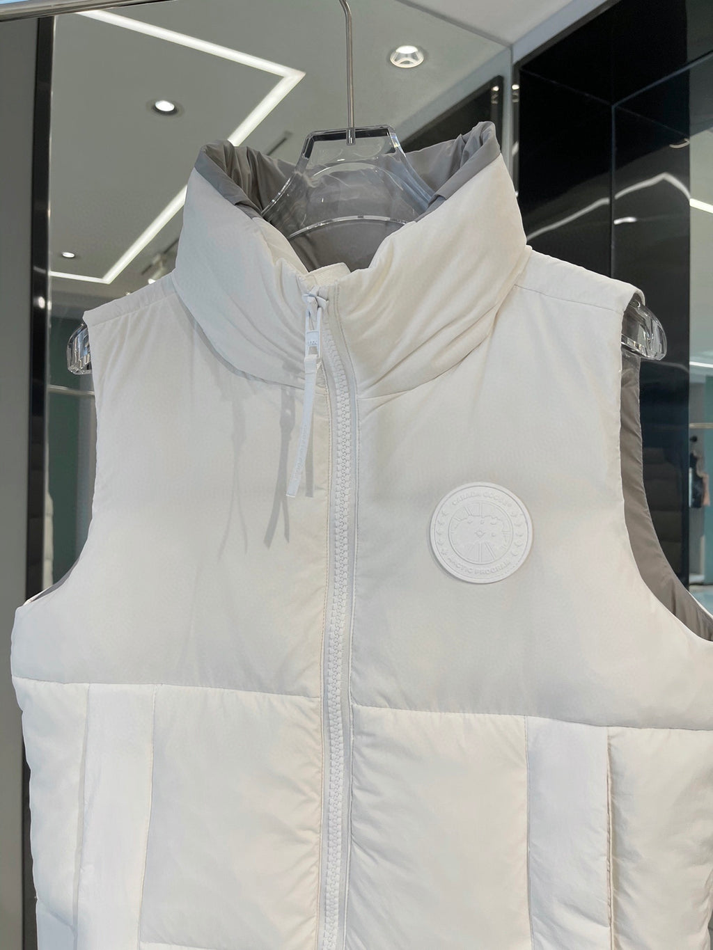 White Label Capsule Vest