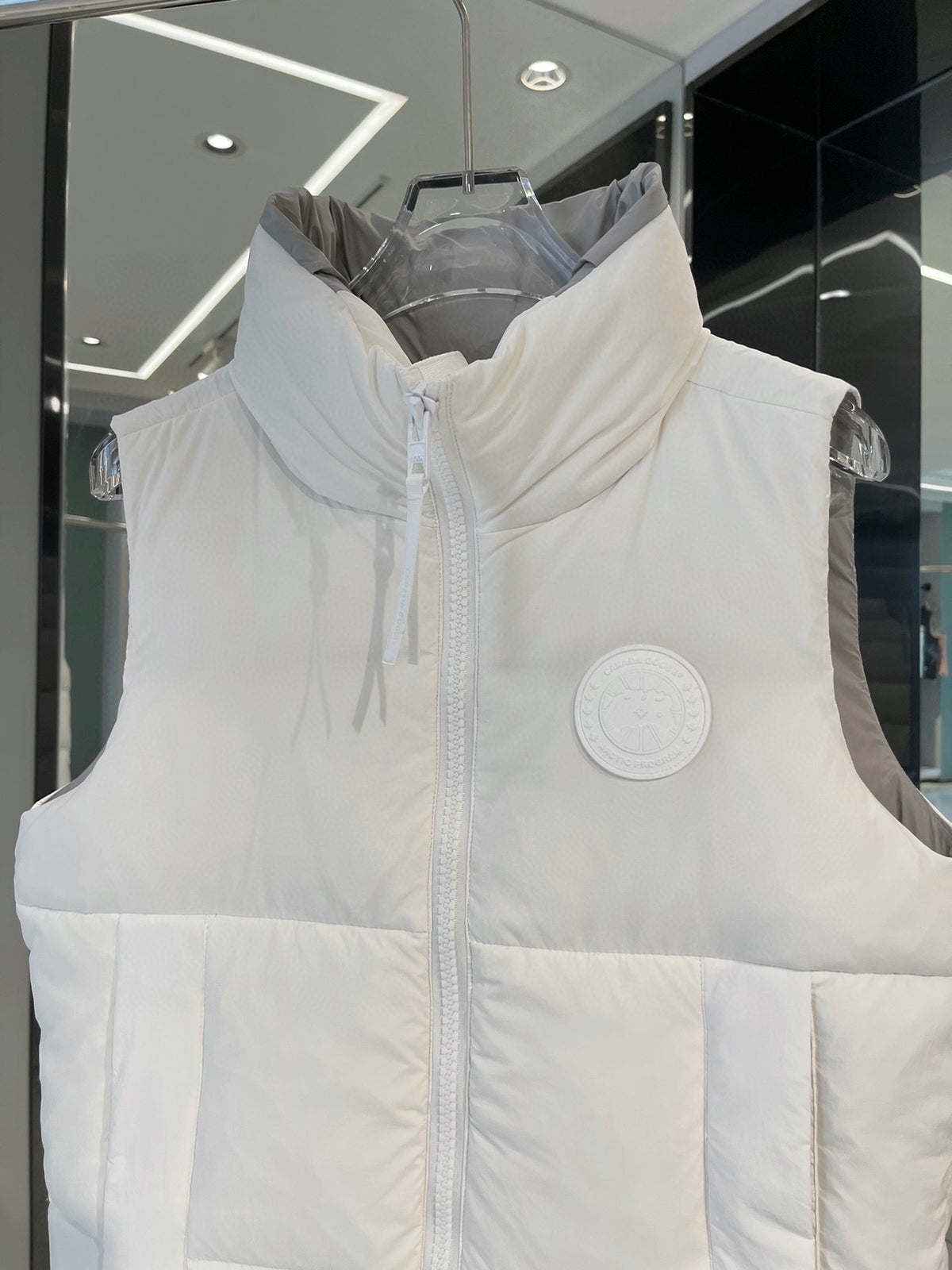 White Label Capsule Vest