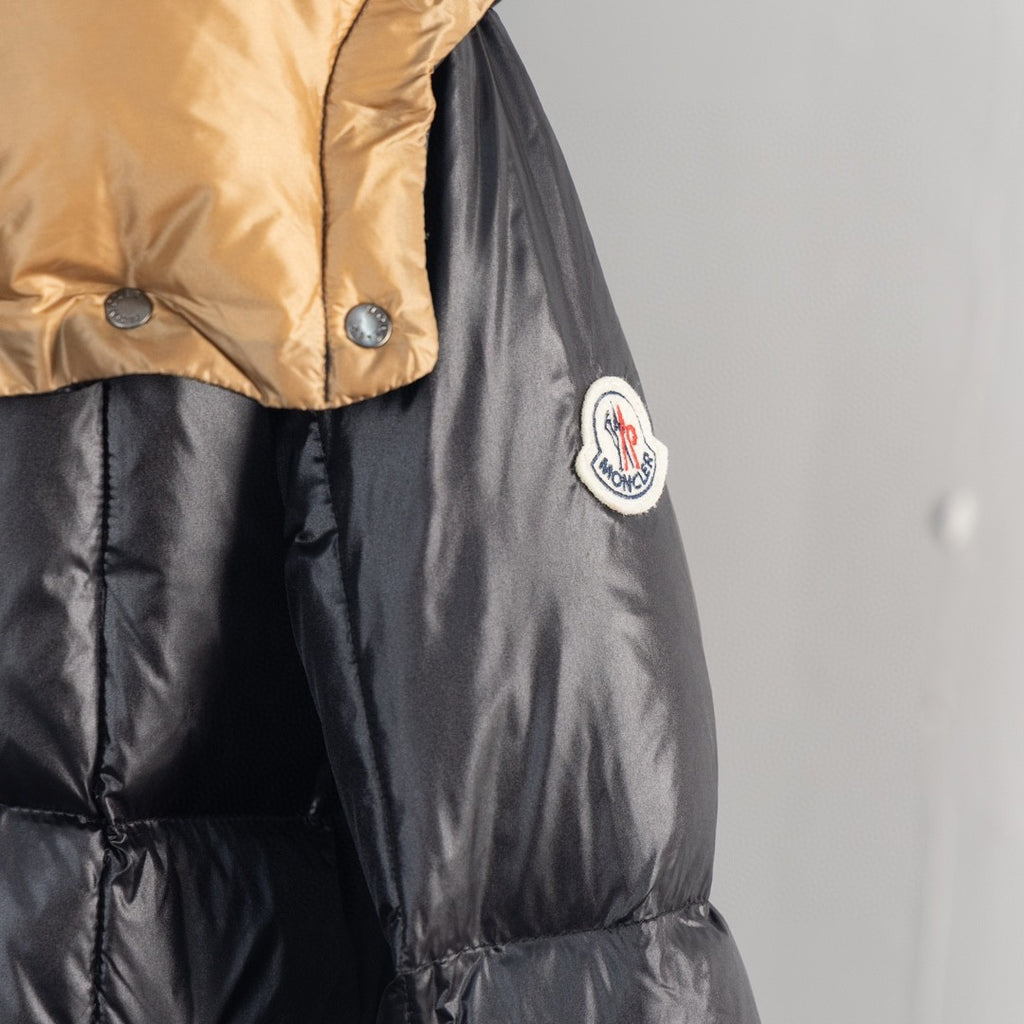 Moncler Parana Quilted Puffer Jacket with Contrast Gold-Tone Detail