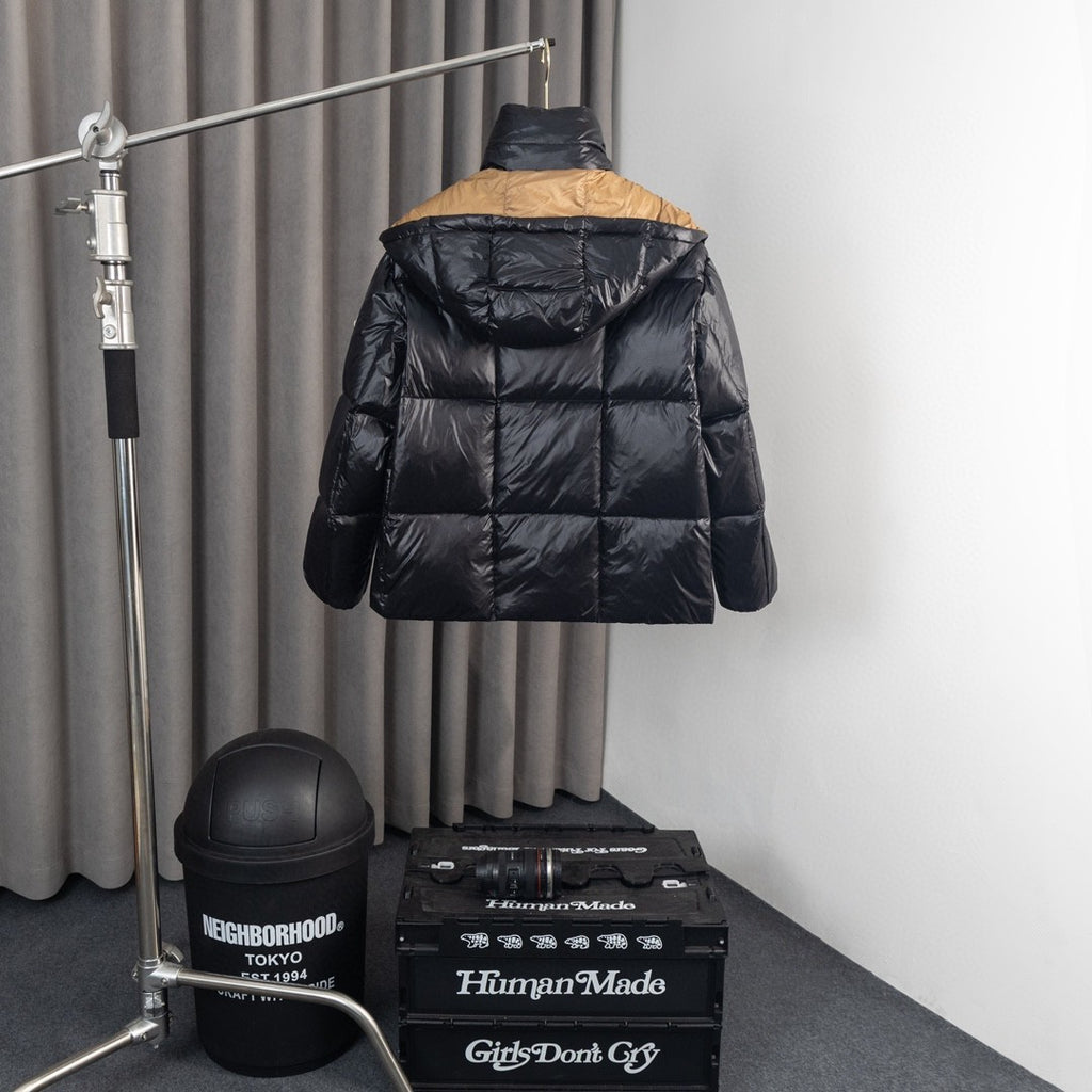 Moncler Parana Quilted Puffer Jacket with Contrast Gold-Tone Detail