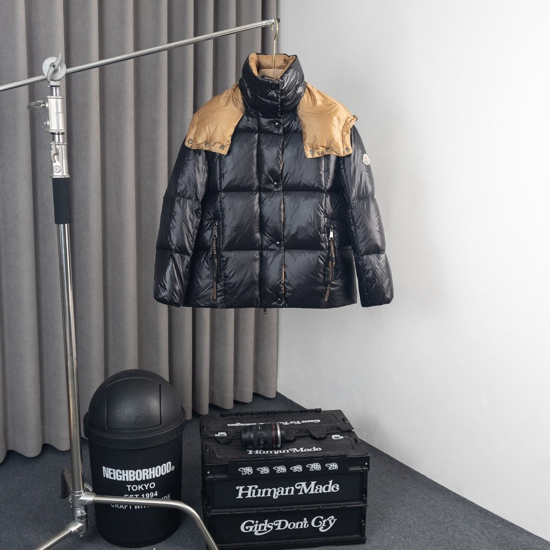 Moncler Parana Quilted Puffer Jacket with Contrast Gold-Tone Detail