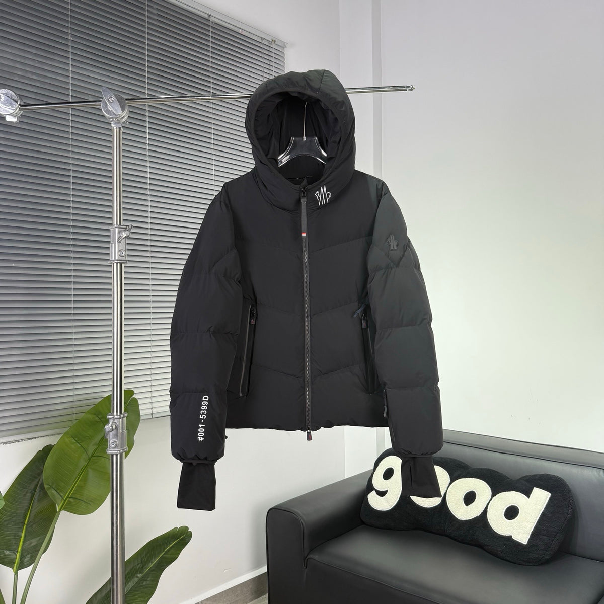 Moncler Grenoble Arcesaz Hooded Puffer Jacket - Black
