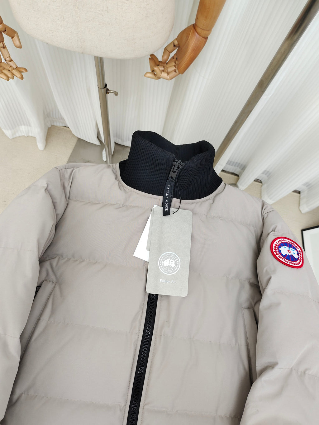 Canada Goose Stand-Collar Puffer Jacket with Contrast Ribbed Trim