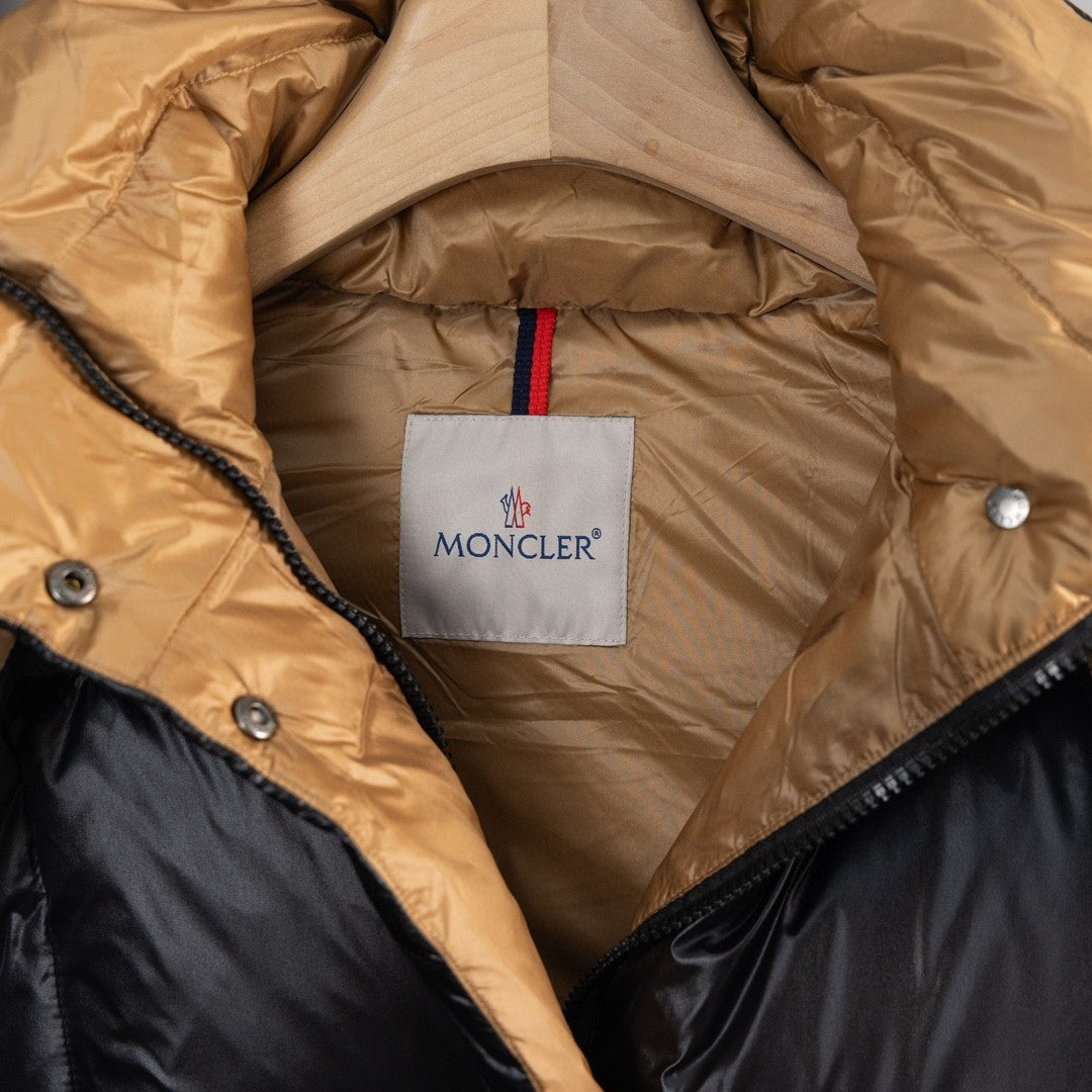 Moncler Parana Quilted Puffer Jacket with Contrast Gold-Tone Detail