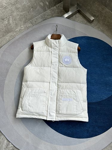 Canada Goose 2057 Mixed-Panel Quilted Vest
