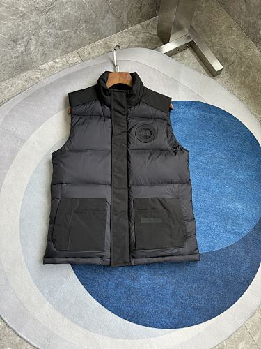 Canada Goose 2057 Mixed-Panel Quilted Vest