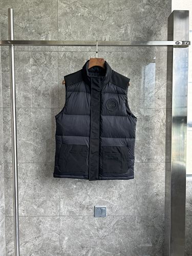Canada Goose 2057 Mixed-Panel Quilted Vest
